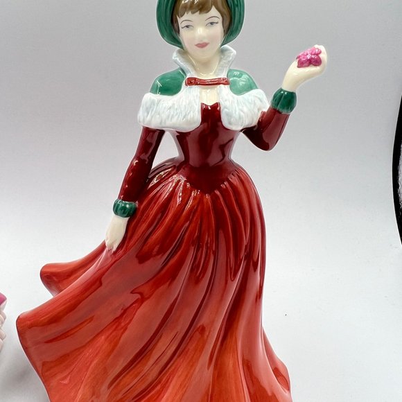 Royal Doulton bone china figurine - Summer Breeze - HN 4587 , Winters Day - HN 4 - Picture 5 of 6